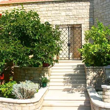 And Ref Апартаменты *